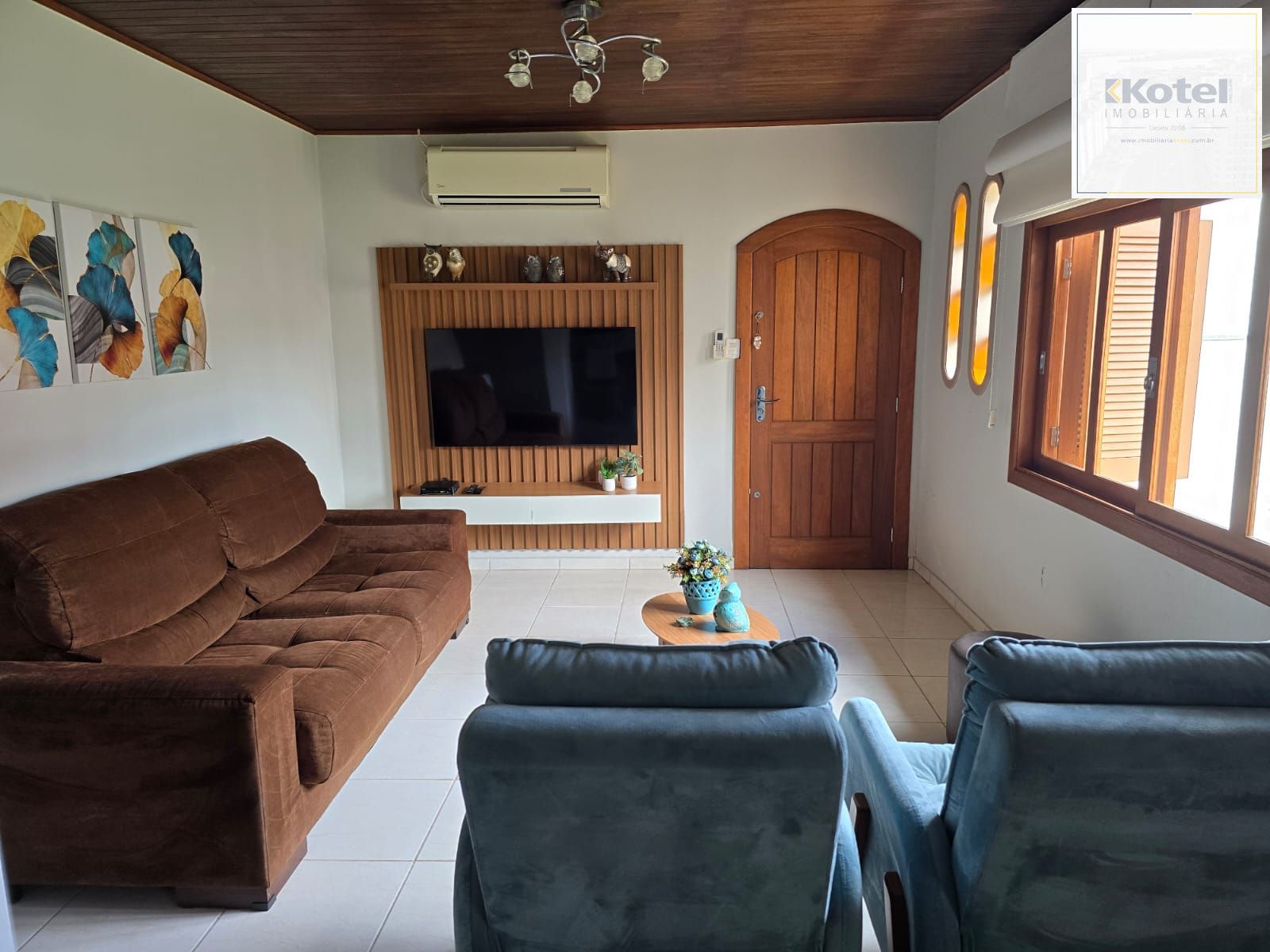 Casa térrea, 3 dormitórios e 4 vagas cobertos no Sarandi. — foto 3