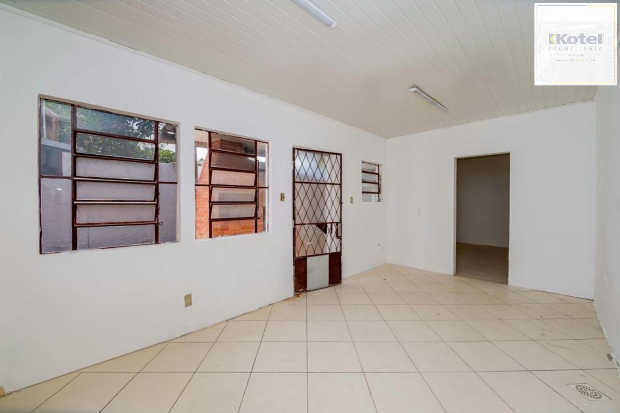 Casa de 2 dormitórios, churrasqueira, pátio, 4 vagas no bairro Ipanema — foto 5