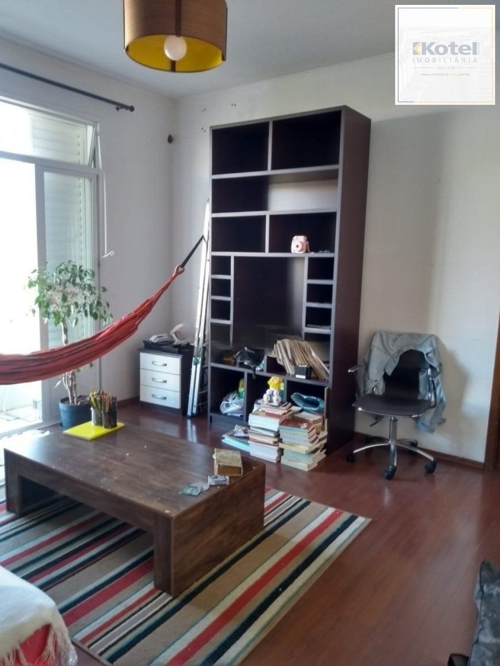 Apartamento de 2 dormitórios, sacada e churrasqueira no bairro Menino Deus
