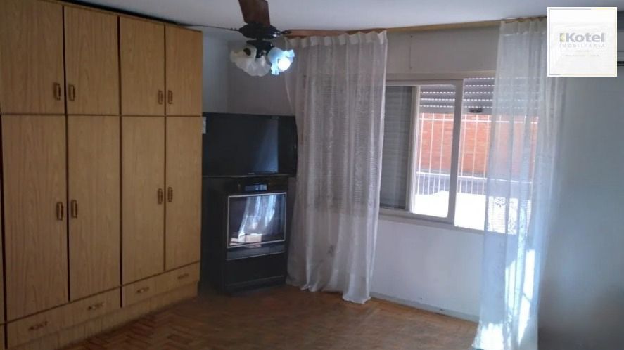 Casa com pátio e 3 dormitórios no Bairro Jardim Itu. — foto 4