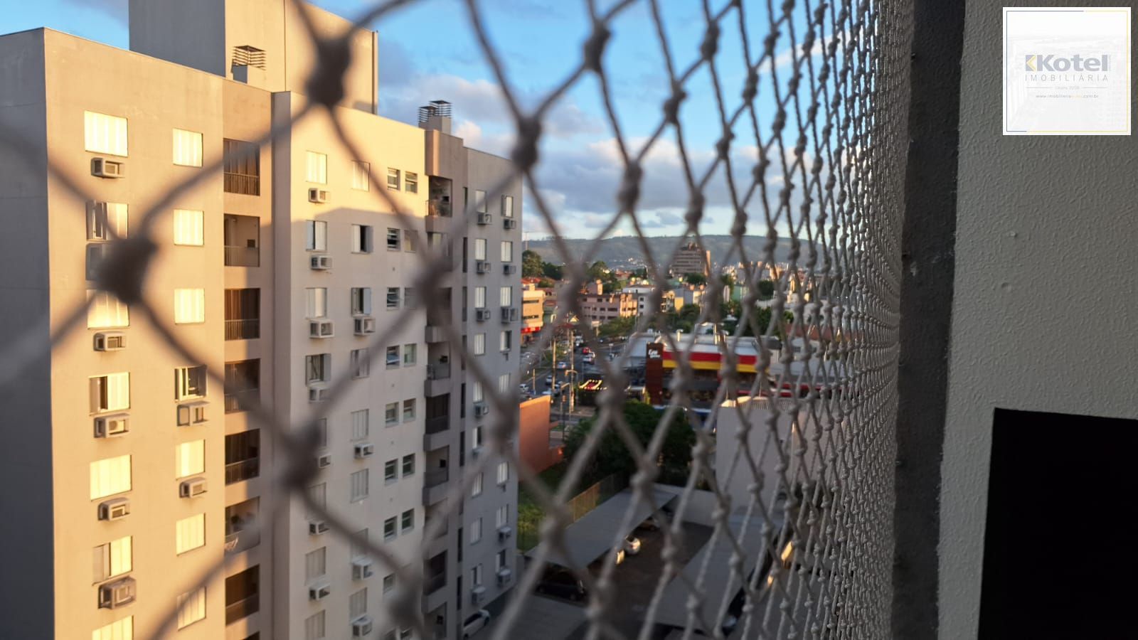Apartamento de 2 dormitórios, 1 vaga e elevador no  bairro Sarandi — foto 5