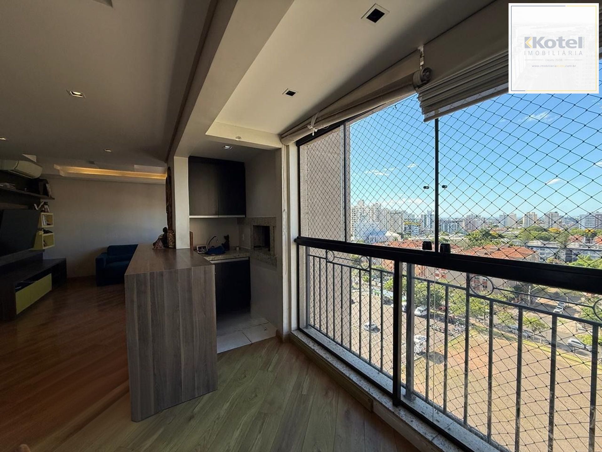 Apartamento de 2 dormitórios, 1 suíte, 2 vagas e 94m² no Jardim Europa.
