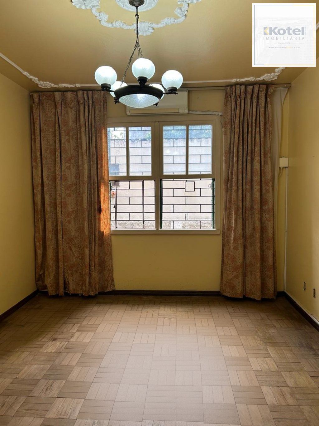 Apartamento térreo com 3 quartos no Bairro Cidade Baixa