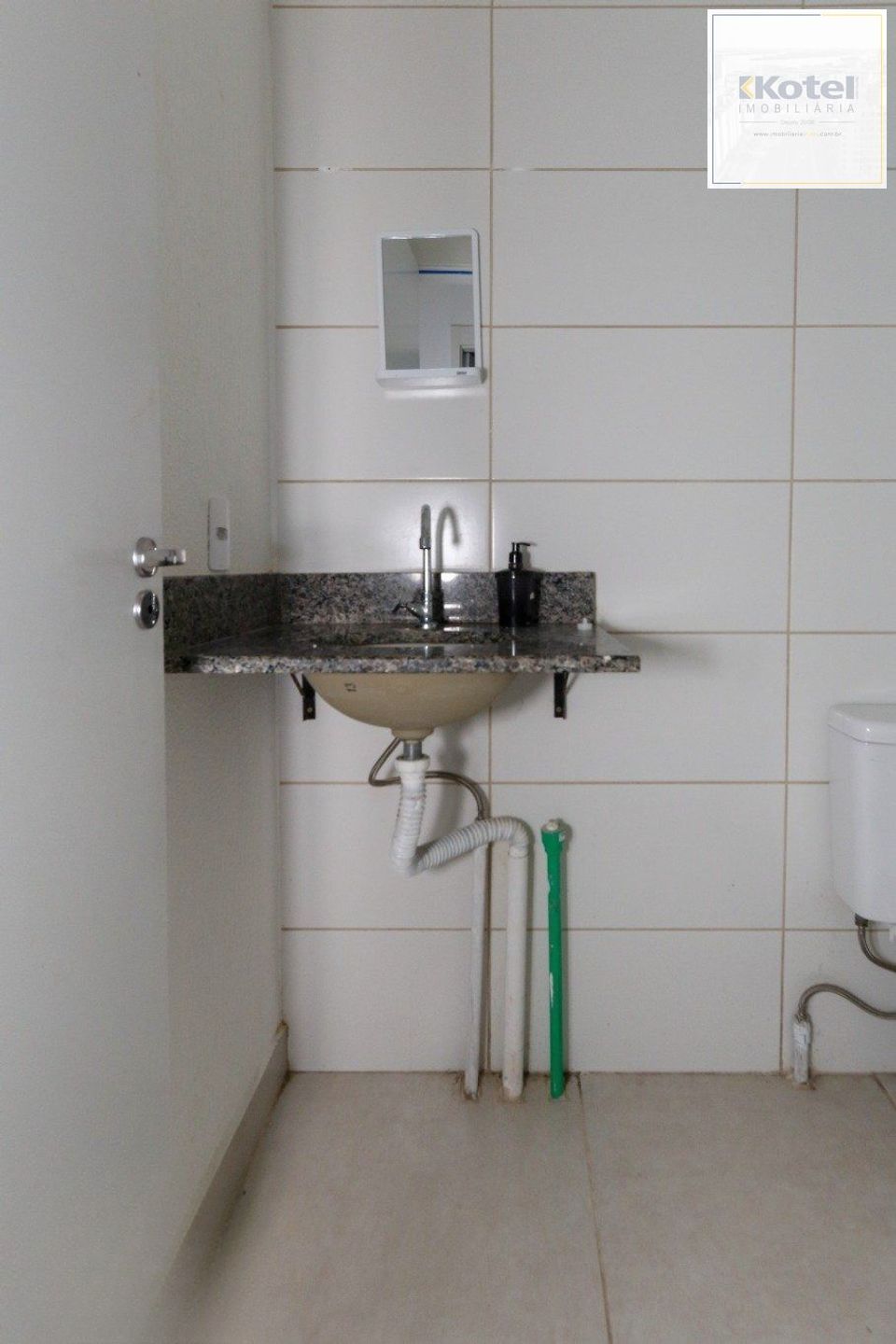 Apartamento de 2 dormitórios, elevador, 1 vaga de garagem em Canoas.