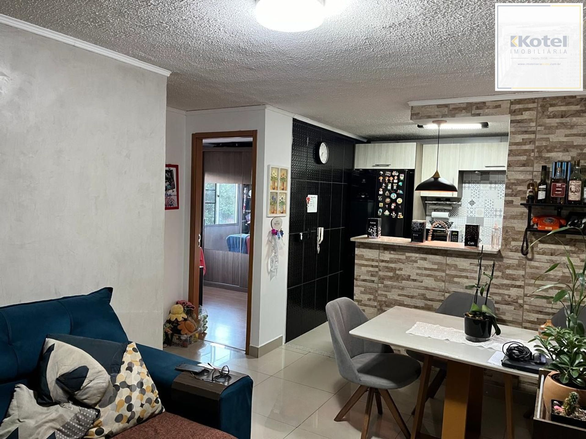Apartamento de 2 dormitórios e 1 vaga de garagem em Canoas.