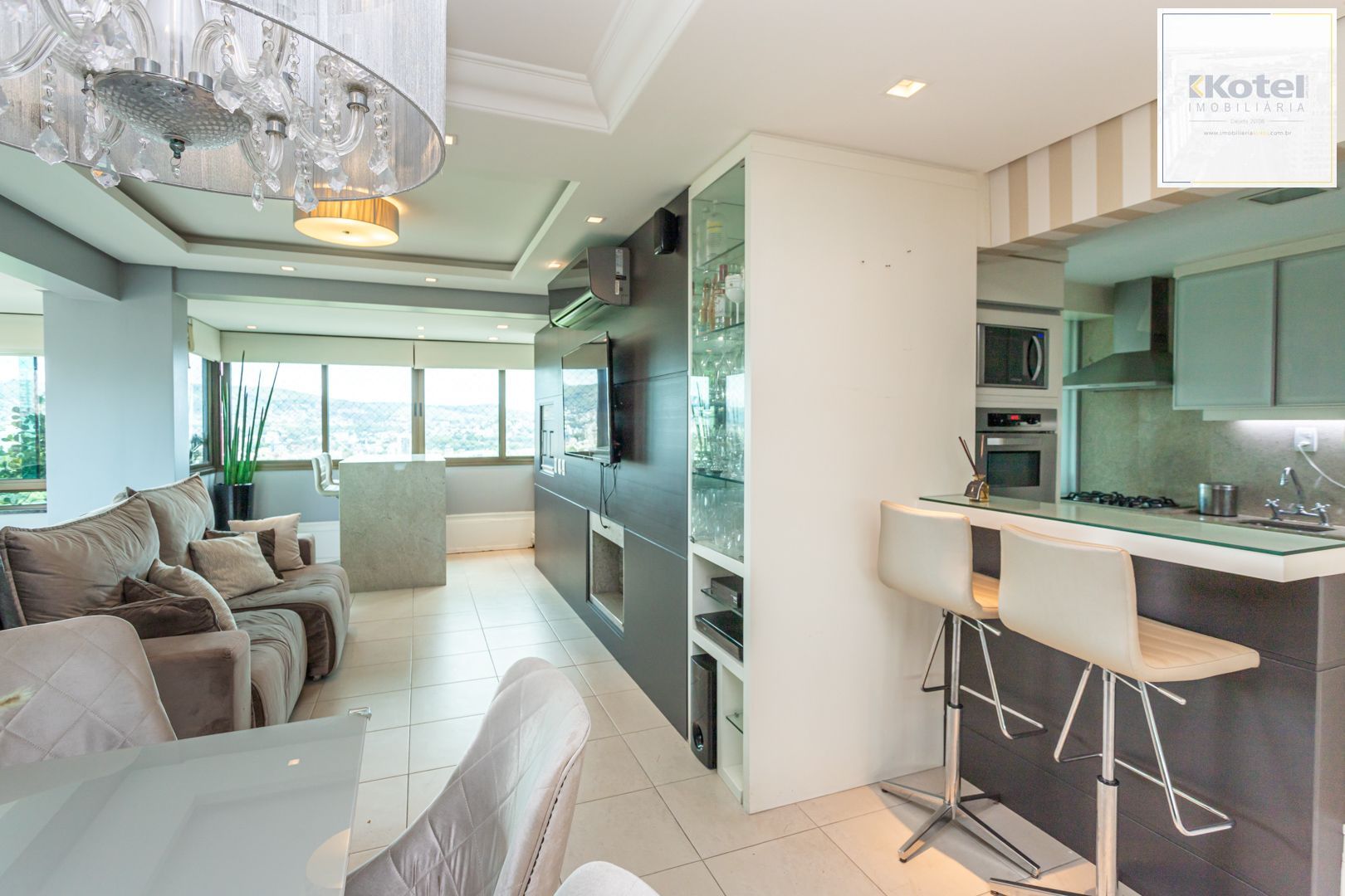 Apartamento de 97m², 2 dormitórios,1suíte, 3 vagas de garagem no Jardim Botânico — foto 5