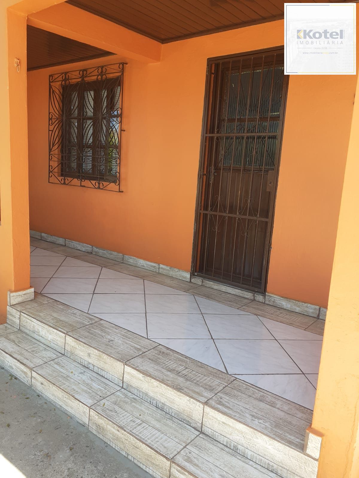 Duas Casas no Mesmo Terreno com 169m² e Entradas Independentes — foto 4