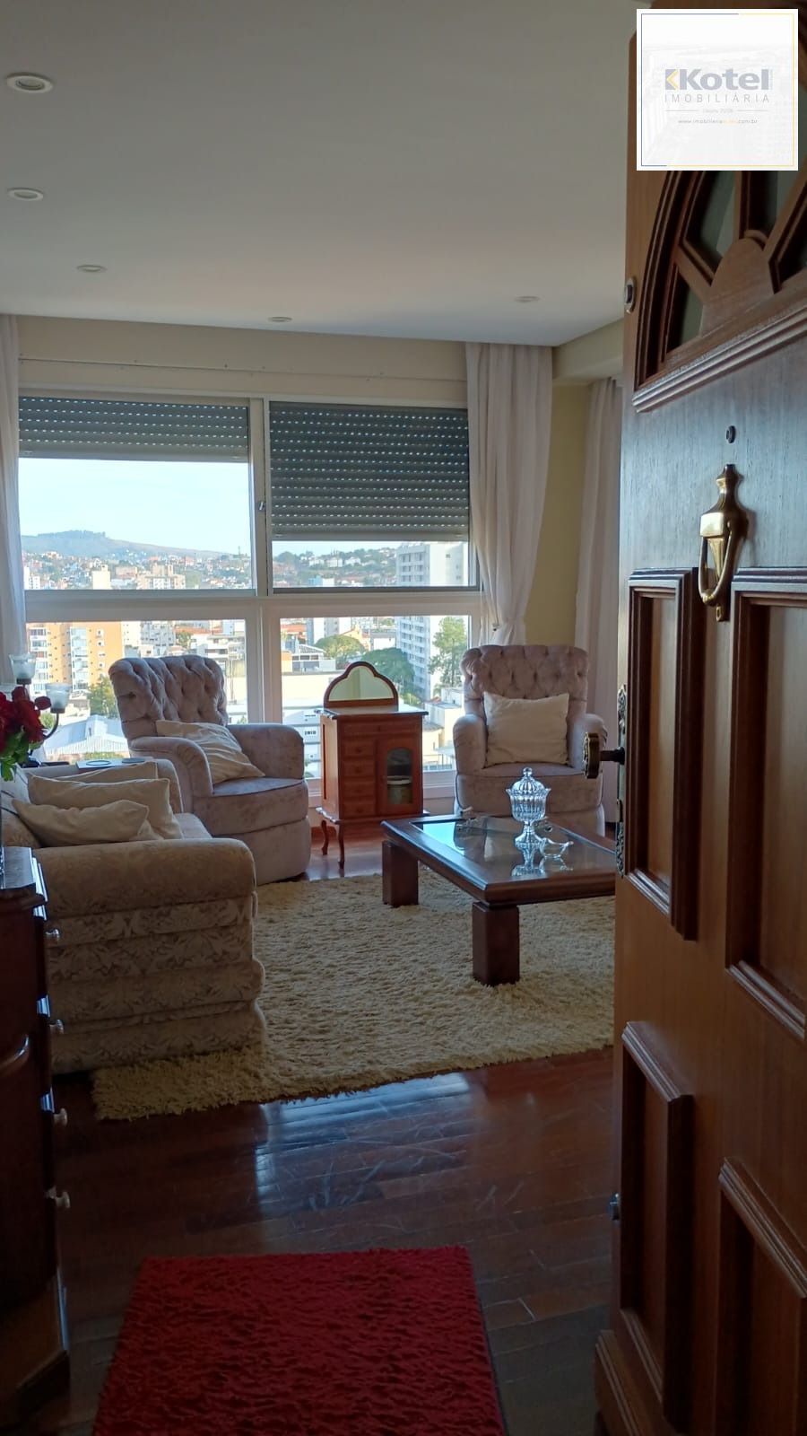 Apartamento com 3 quartos, elevador no Bairro jardim Botânico em Porto Alegre.