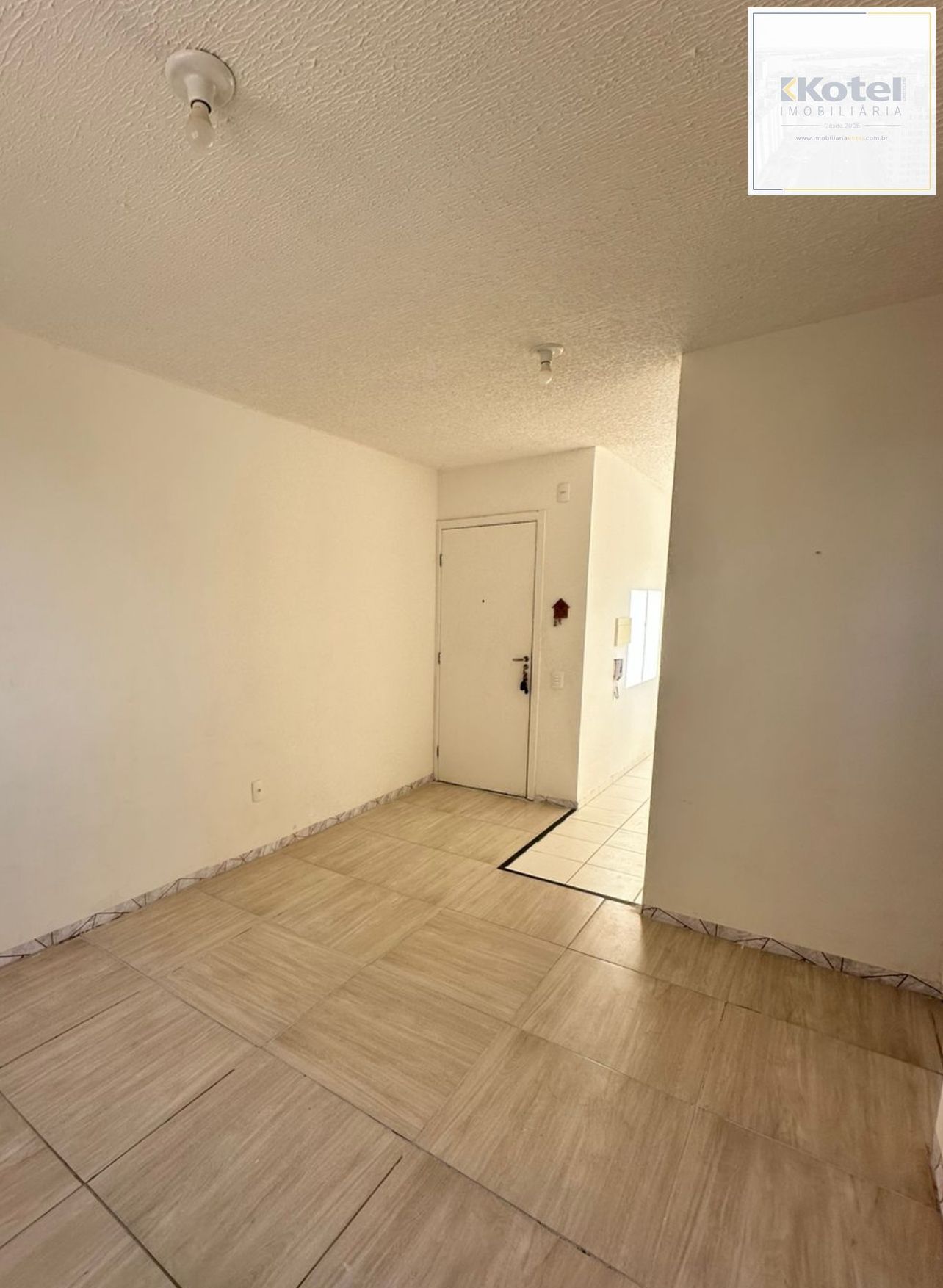 Apartamento 2 dormitórios com 1 vaga Bairro Rubem Berta Porto Alegre
