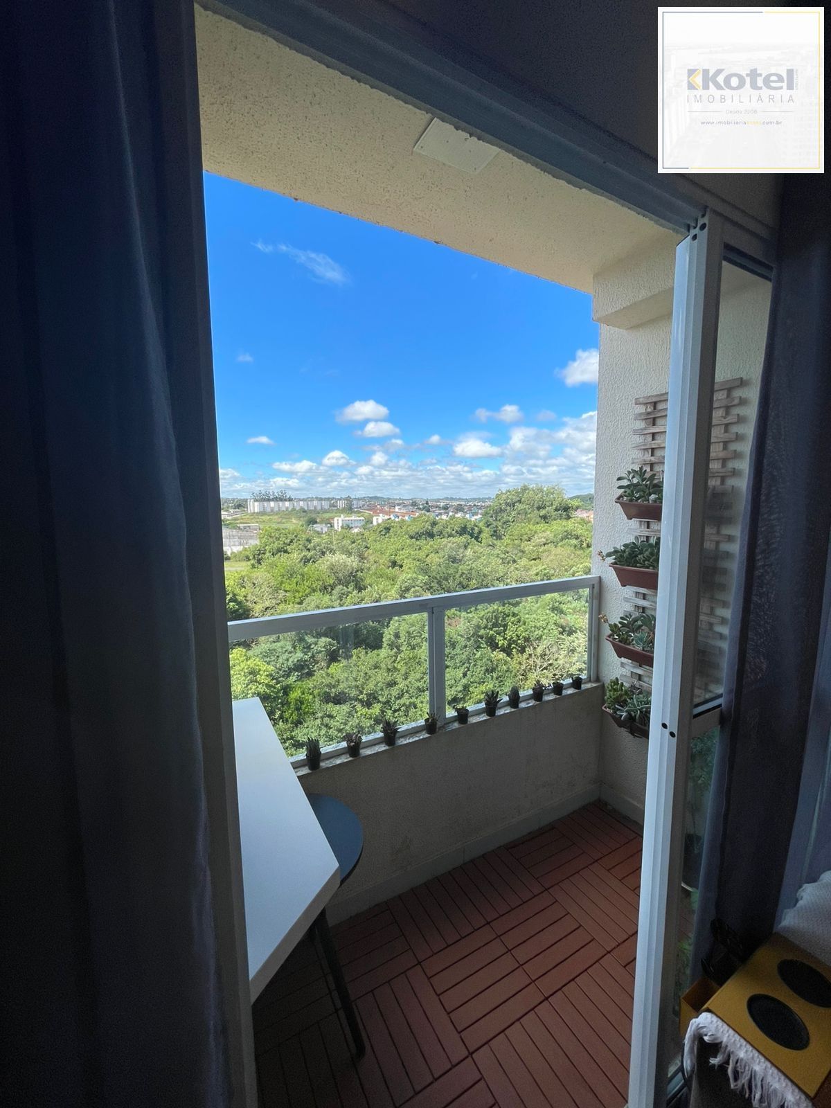 Apartamento com Sacada Linda Vista com 1 vaga de garagem Santa Fé Porto Alegre — foto 2