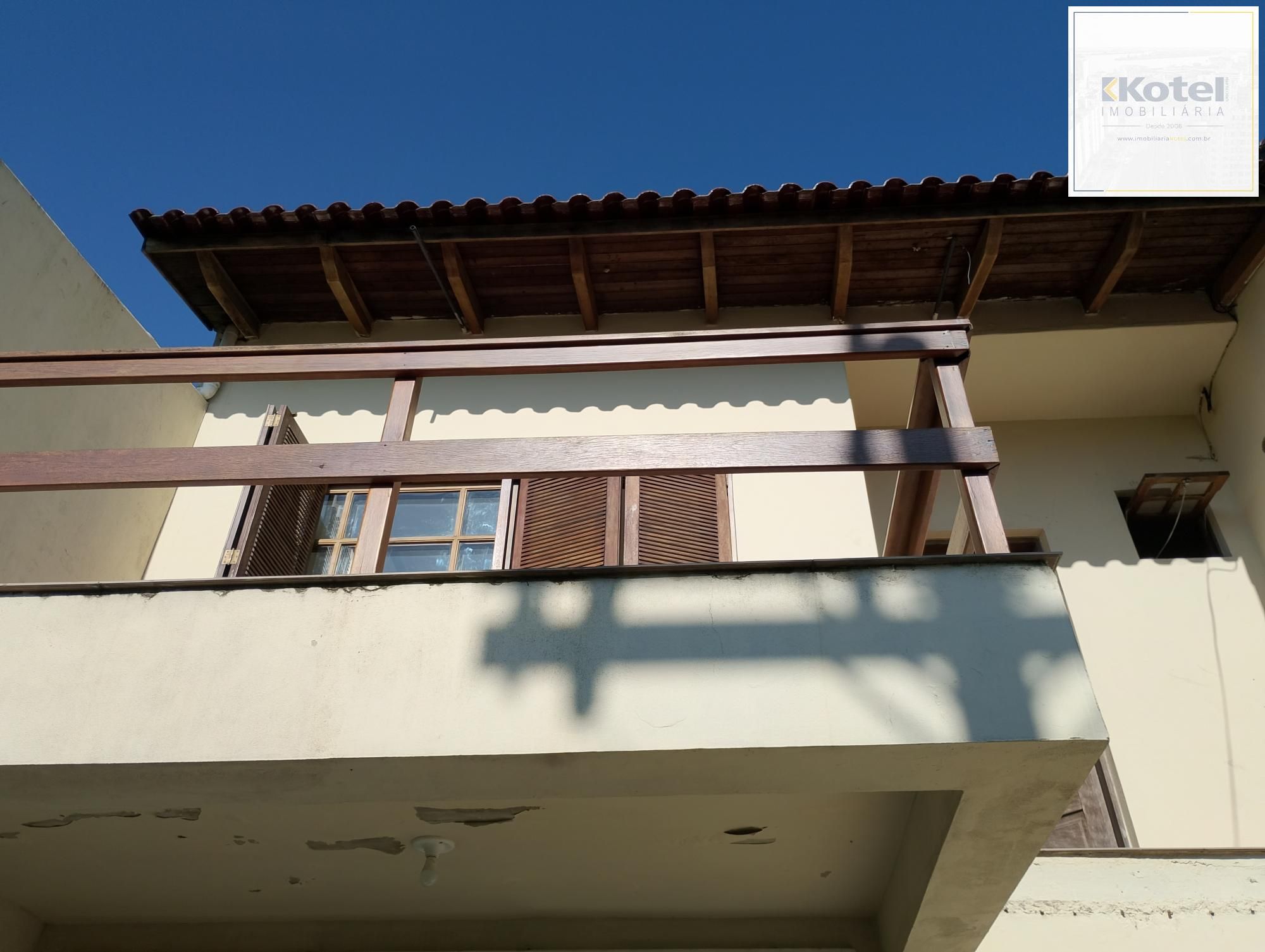 Casa com 3 quartos, 4 vagas de garagem e com pátio no bairro Parque Santa Fé — foto 5
