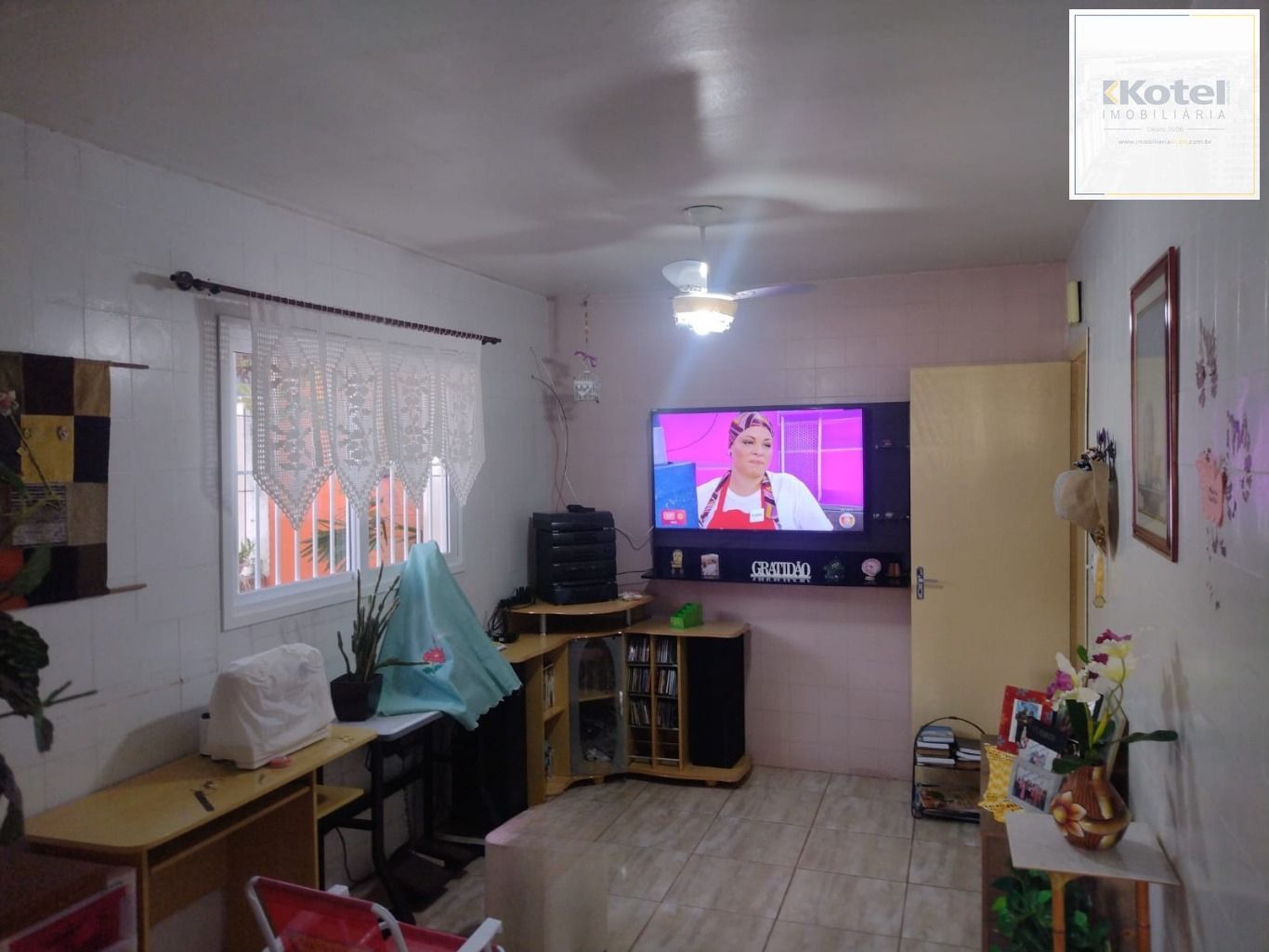 Casa de 3 Quartos e 2 Vagas de garagem em Cachoeirinha.