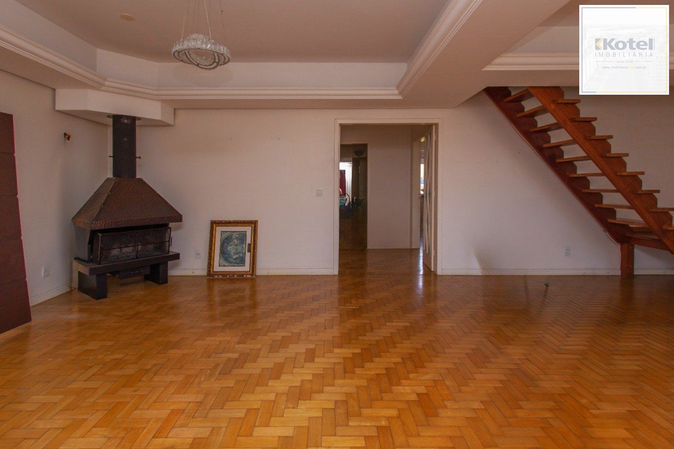 Apartamento garden, 3 dormitórios, 2 suítes, e 131m² privativos no Menino Deus.