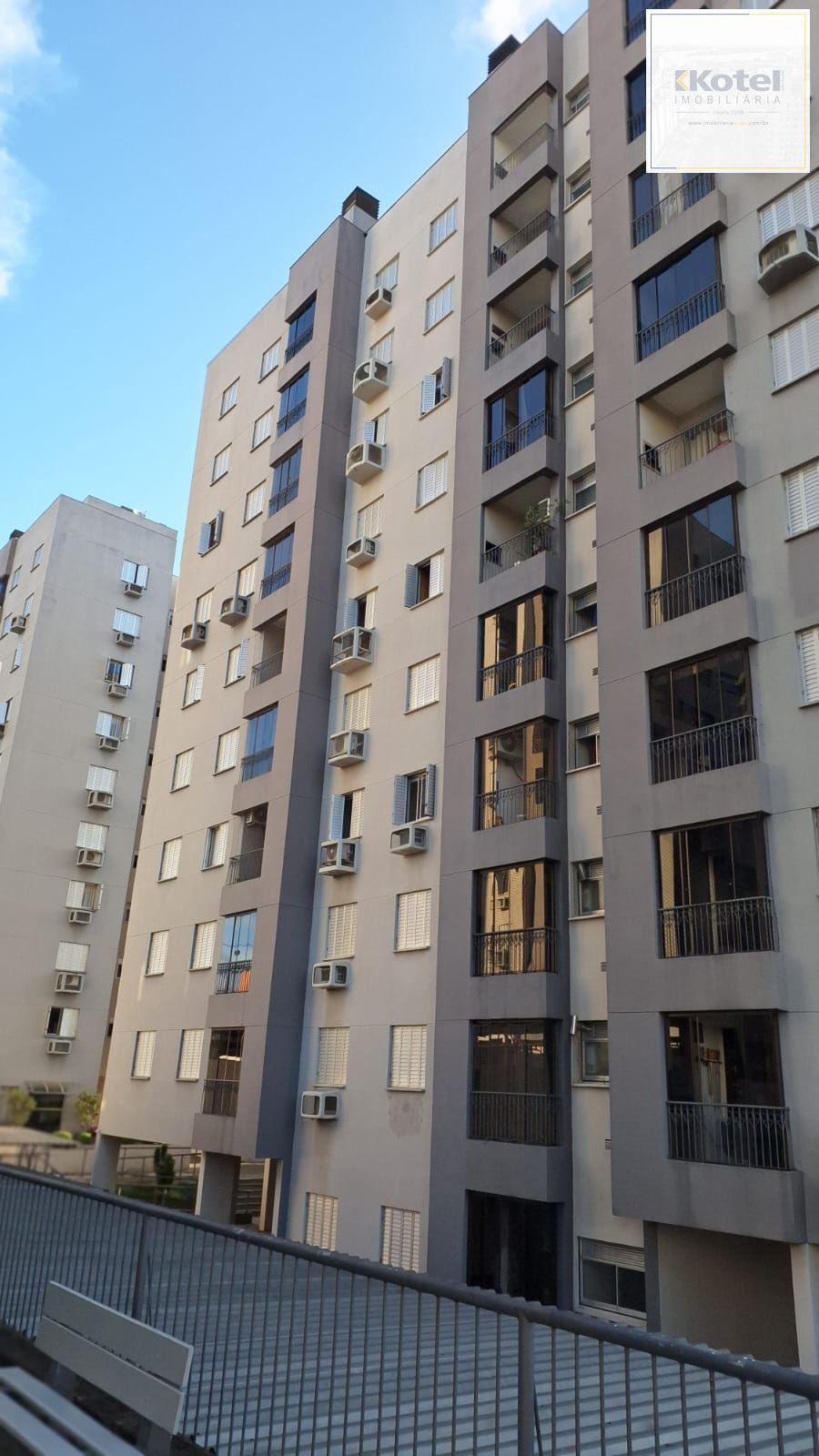 Apartamento de 2 dormitórios, 1 vaga e elevador no  bairro Sarandi — foto 2