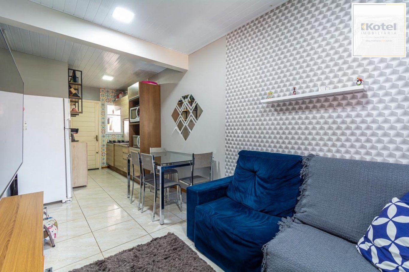 Casa de 2 dormitórios e com 2 vagas de garagem em Cachoeirinha.