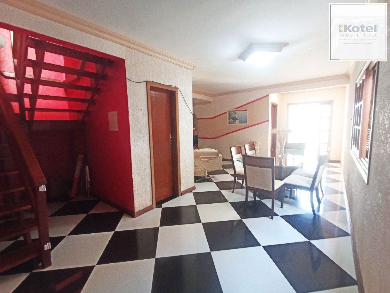 Casa de 3 dormitórios e 2 vagas de Garagem em Canoas.