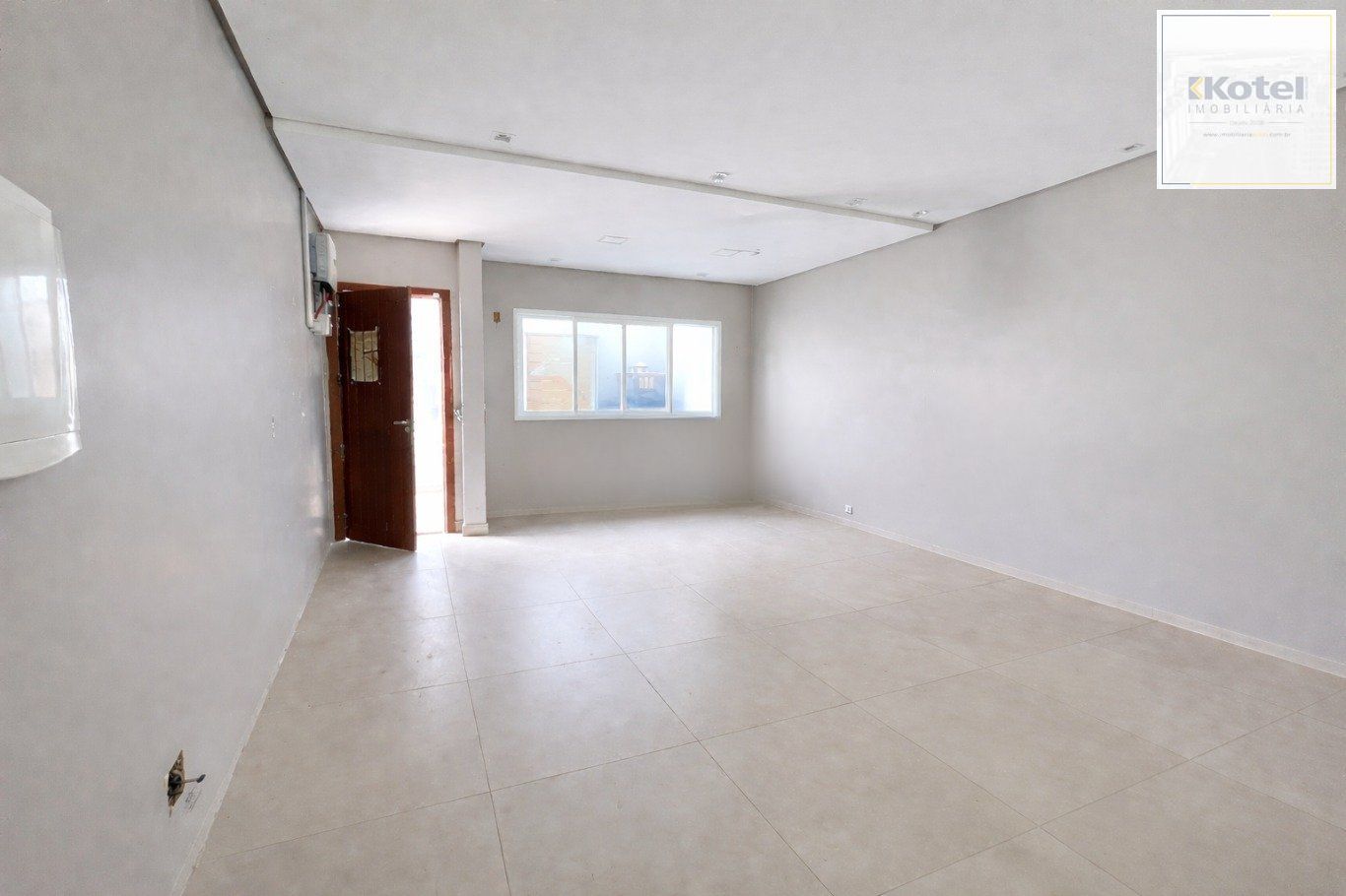 Casa  de 4 Dormitórios e 3 vagas de garagem em Canoas.