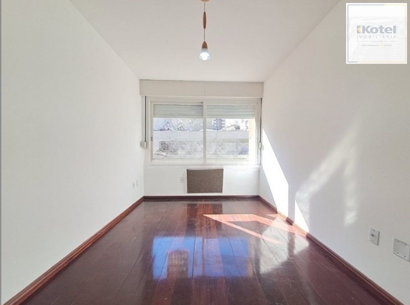 Apartamento com 2 quartos e 1 vaga à venda em Centro Histórico.