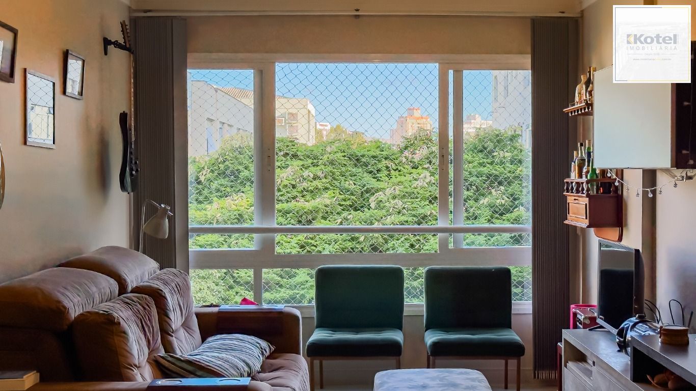 Apartamento de 2 dormitórios, 1 vaga dupla e elevador no bairro Santa Cecília