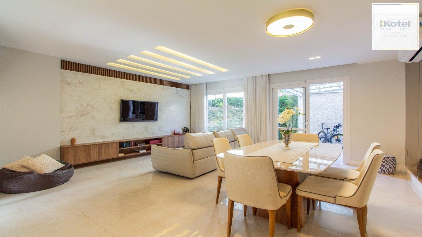 Casa em Condomínio com 3 quartos, 3 suítes, 2 vagas e 195m² no Jardim Carvalho. — foto 2