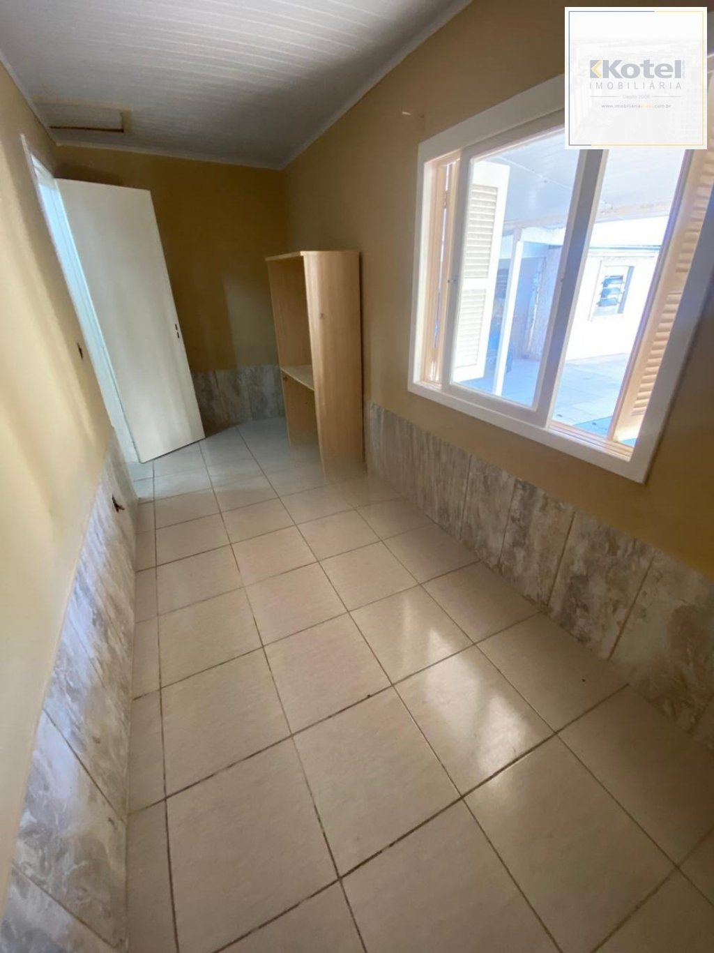 Casa de 2 dormitórios e 2 vaga de garagem em Vila Eunice Cachoeirinha.