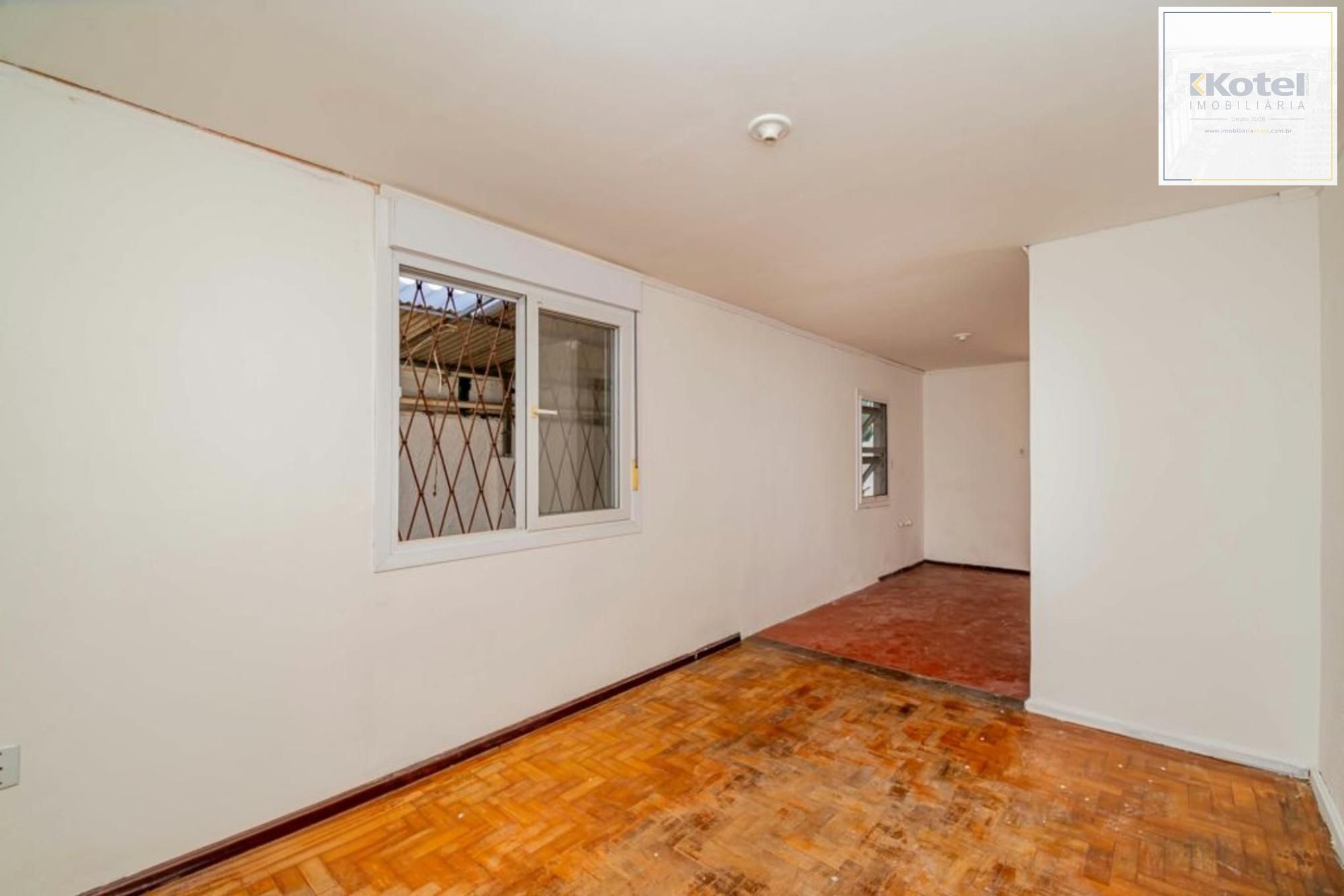 Casa de 2 dormitórios, churrasqueira, pátio, 4 vagas no bairro Ipanema — foto 3