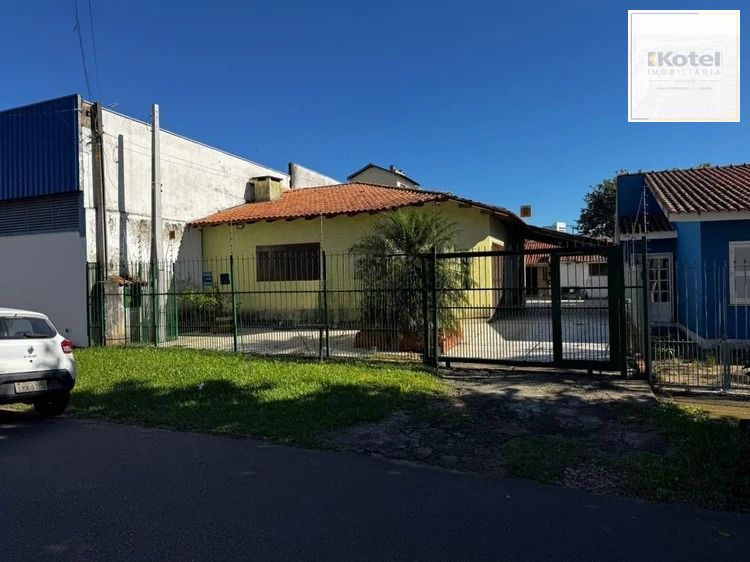 Casa com 3 dormitórios no no centro de Gravataí.