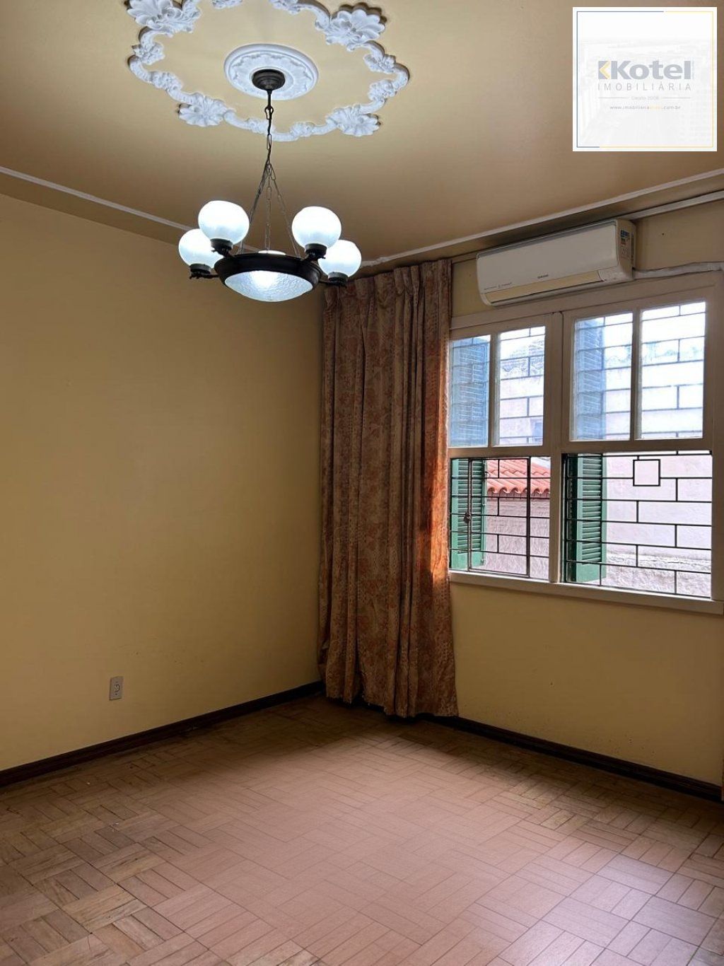 Apartamento térreo com 3 quartos no Bairro Cidade Baixa