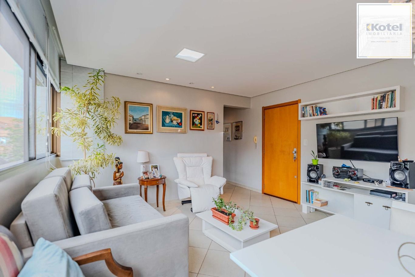 Apartamento com 1 dormitório e 1 vaga de garagem no Bairro Higienópolis
