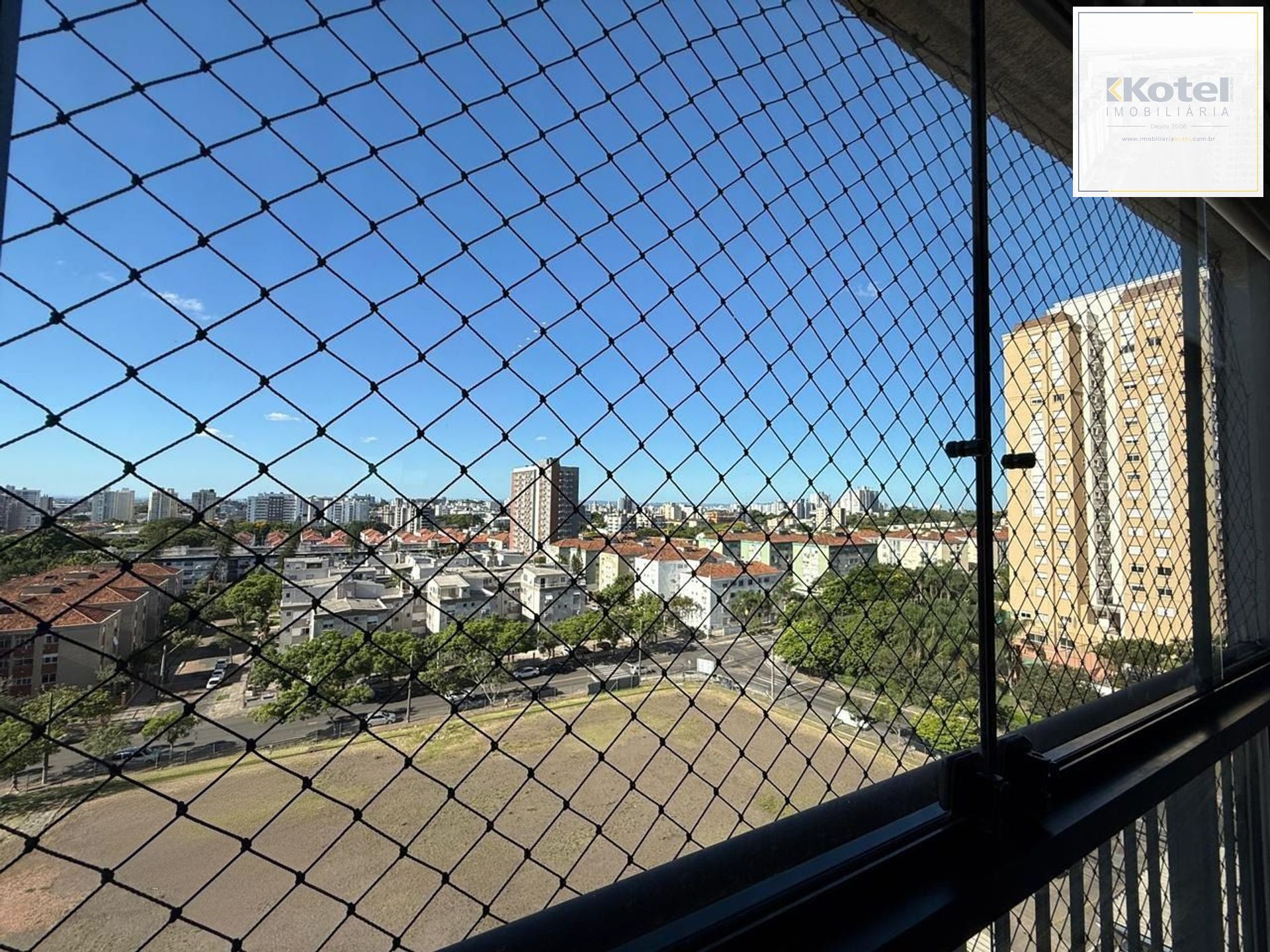 Apartamento de 2 dormitórios, 1 suíte, 2 vagas e 94m² no Jardim Europa.