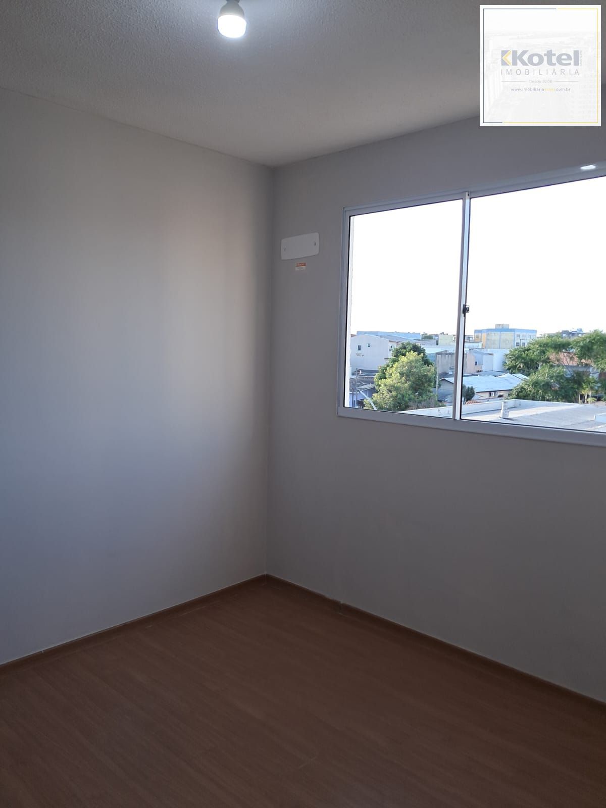 Apartamento com 2 quartos, vaga de garagem e elevador no bairro Estância velha.