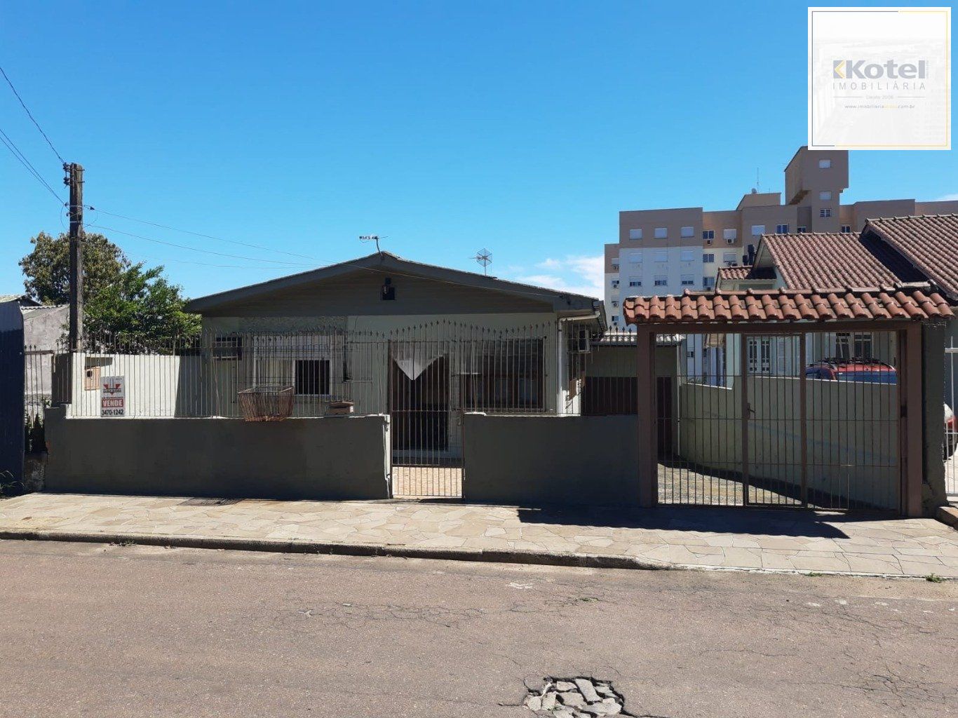 Casa com 3 quartos e 2 vagas de garagem coberta em Cachoerinha.