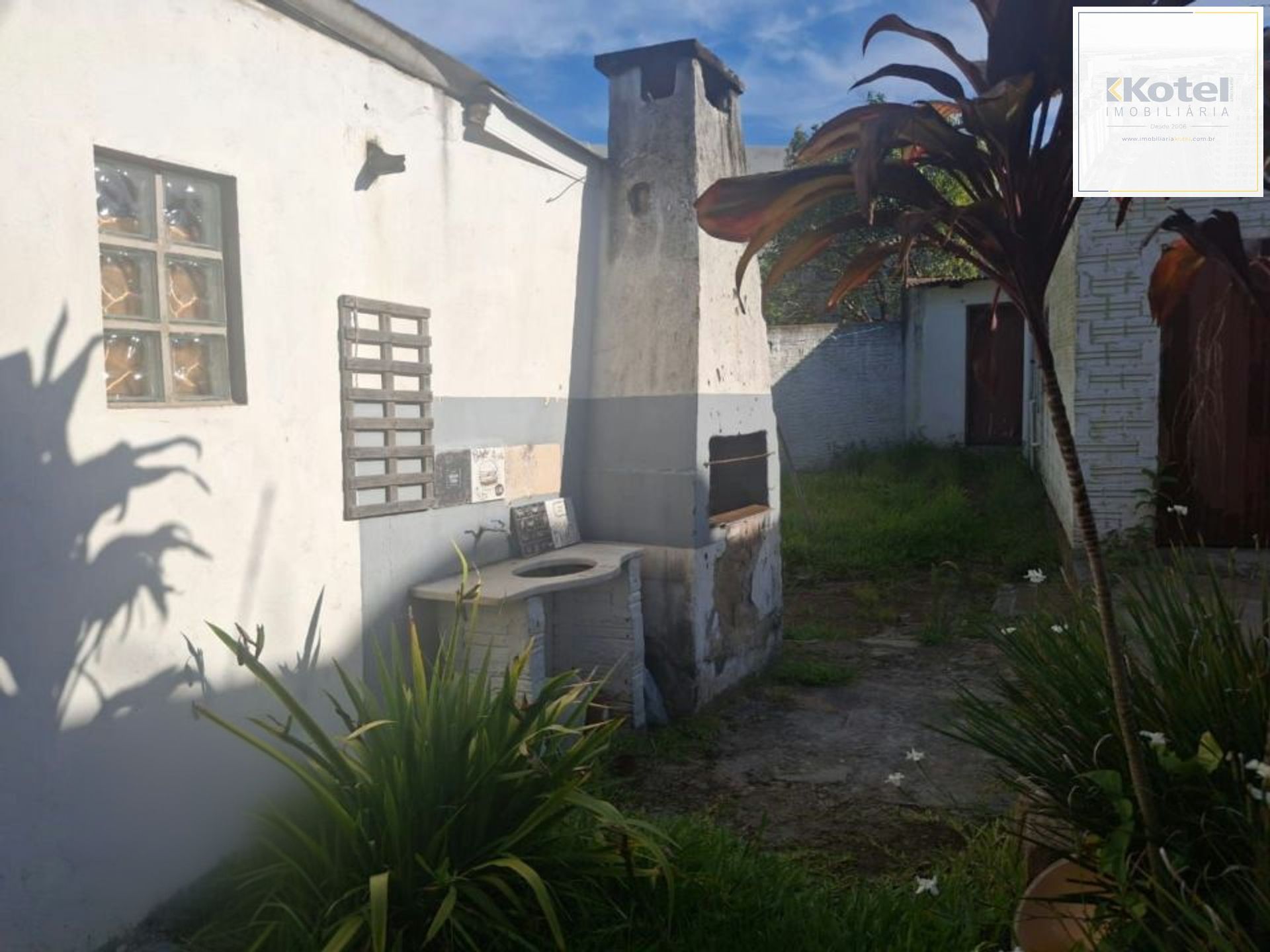 Casa 2 dormitórios com pátio e 3 vagas no Camaquã — foto 3
