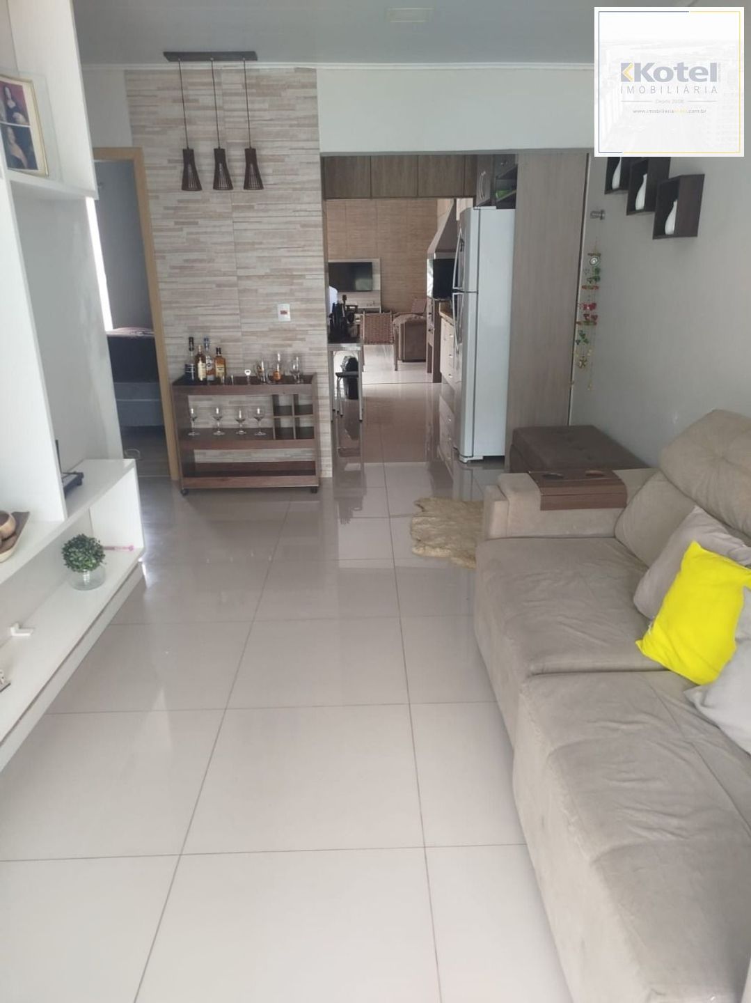 Casa de 2 dormitórios e 2 vagas de garagem em são José Canoas.