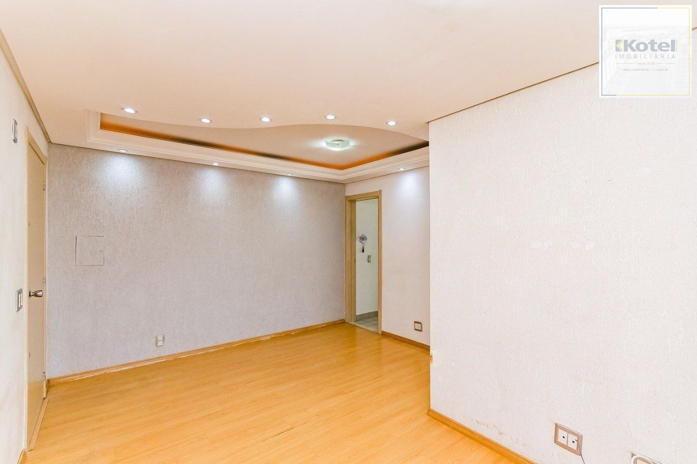 Apartamento de 2 dormitórios, elevador,1vaga de garagem, no Bairro Sarandi POA. — foto 3