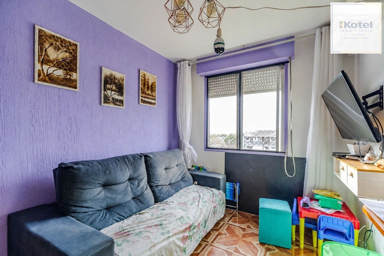 Apartamento de 2 dormitórios, semi mobiliado e 47m² no bairro Camaquã. — foto 2