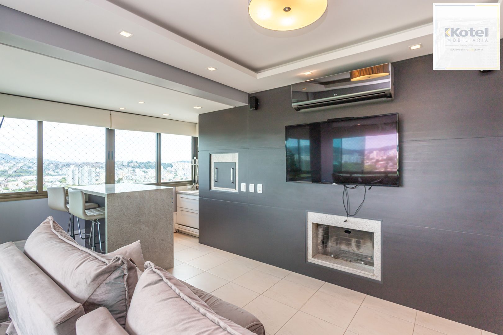 Apartamento de 97m², 2 dormitórios,1suíte, 3 vagas de garagem no Jardim Botânico — foto 4
