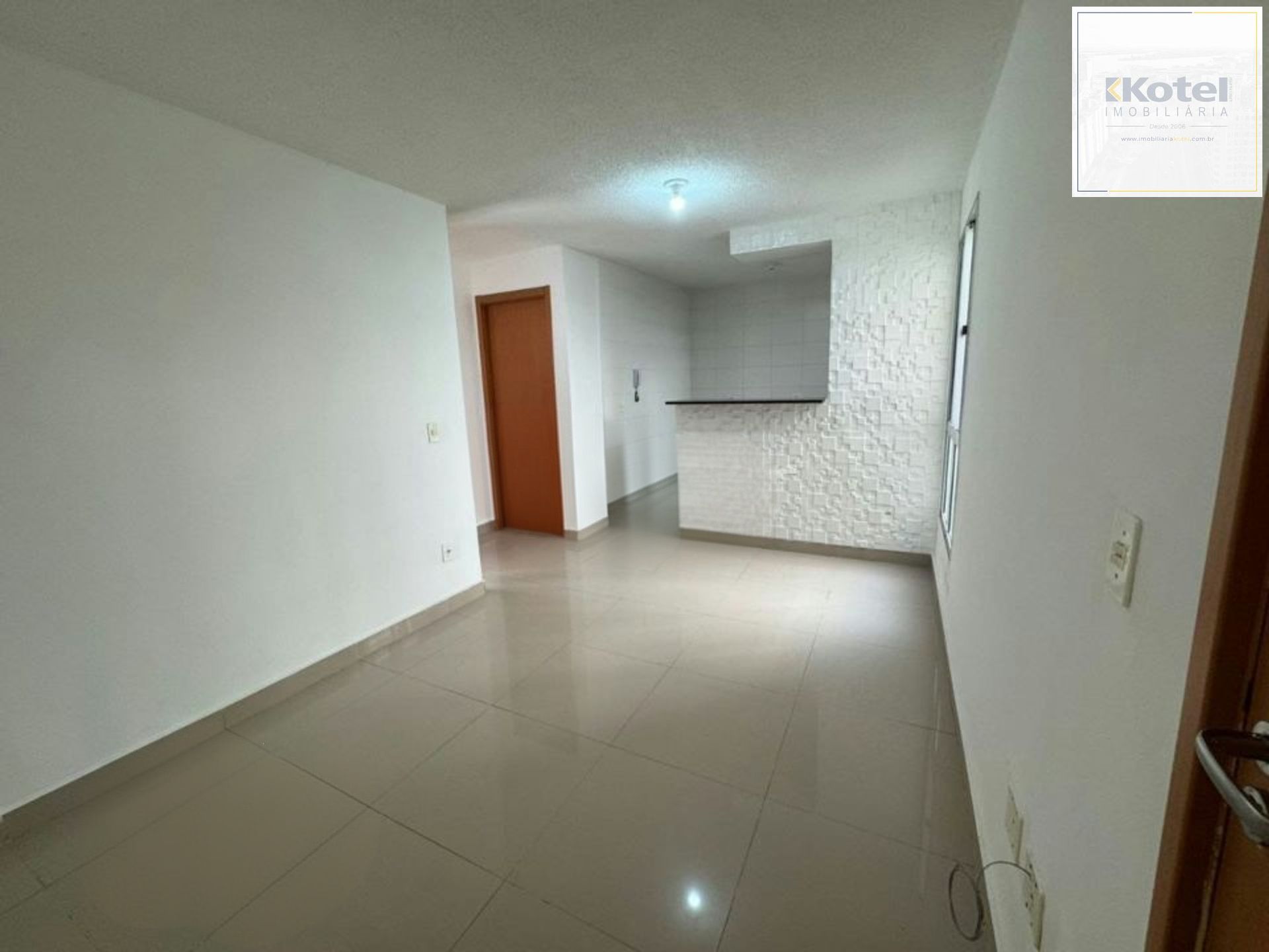 Apartamento de 2 dormitórios, piscina e 1 vaga de garagem em Canoas.