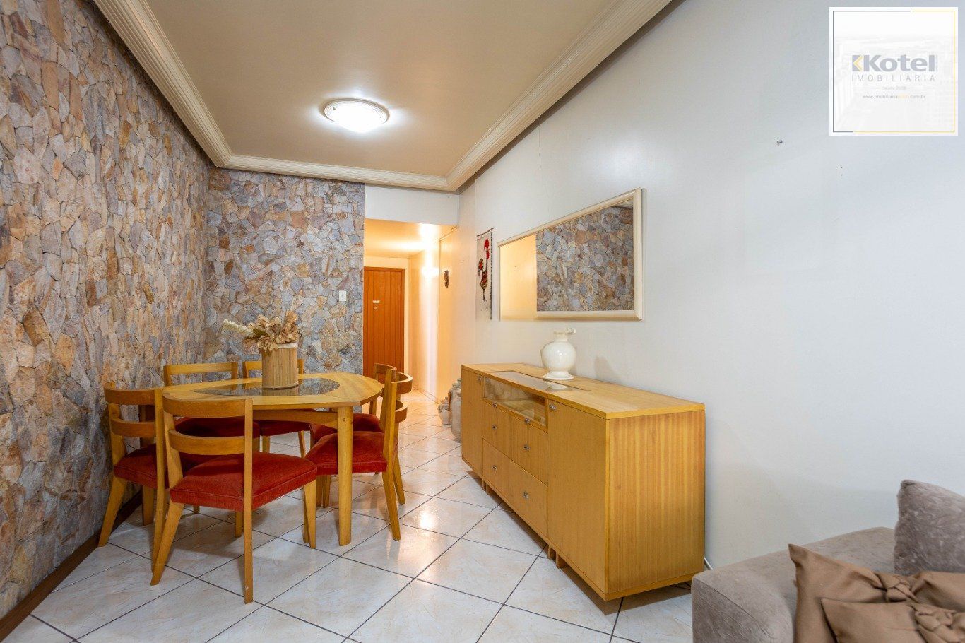 Apartamento com 2 dormitórios no Bairro Menino Deus