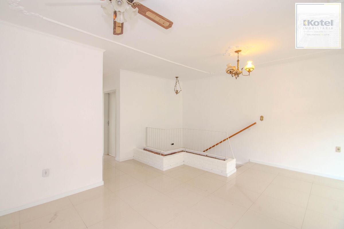 Casa com 3 dormitórios no Bairro Jardim Floresta