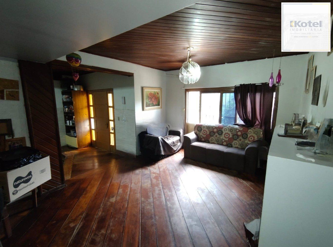 Casa com 3 Quartos, 3 Banheiros, 2 vagas No Bairro Nonoai.