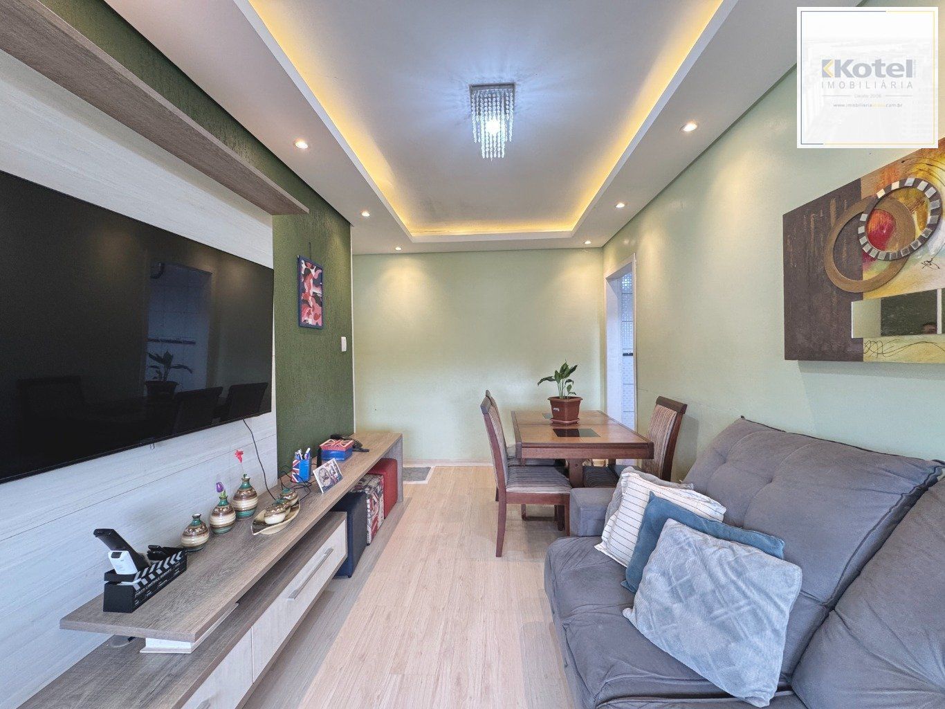 Apartamento com  2 dormitórios e com 1 vaga de garagem em Canoas.