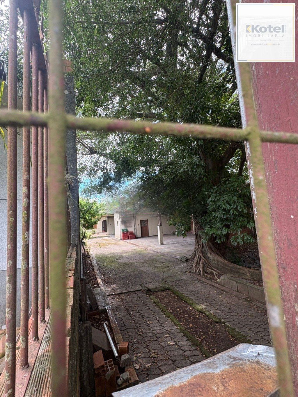 Casa de 3 quartos e 5 vagas de garagem em Canoas.