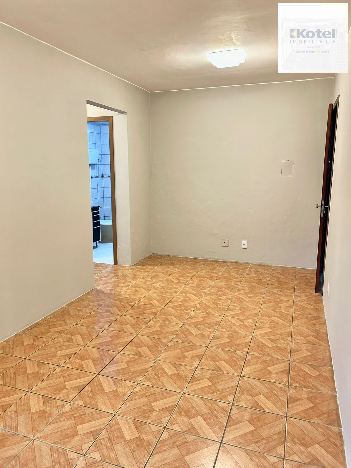 Apartamento térreo com 2 quartos e vaga de garagem no bairro Parque Dos Maias