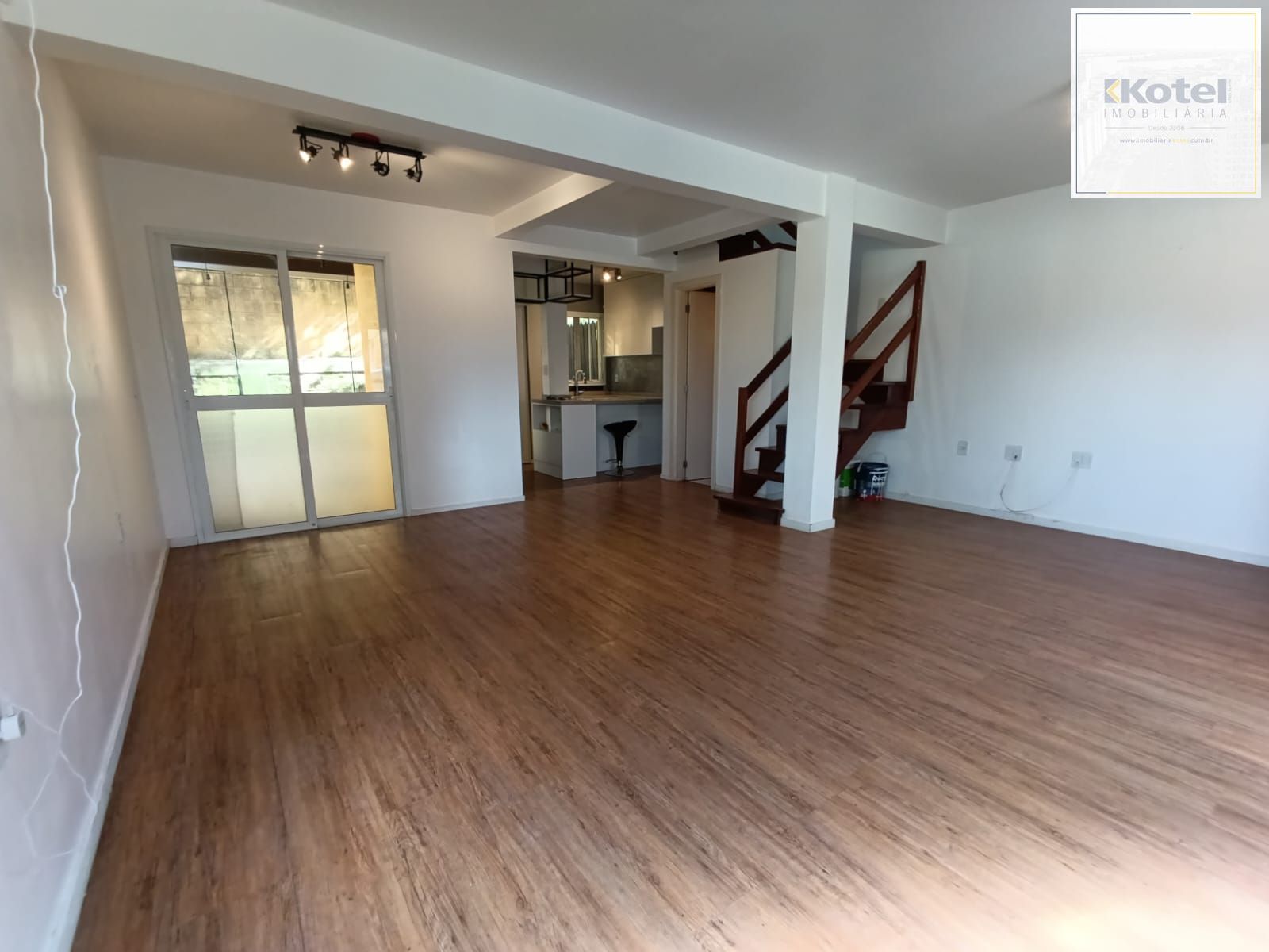 Casa em condomínio de 3 quartos, suíte e 2 vagas no bairro Mário Quintana — foto 2