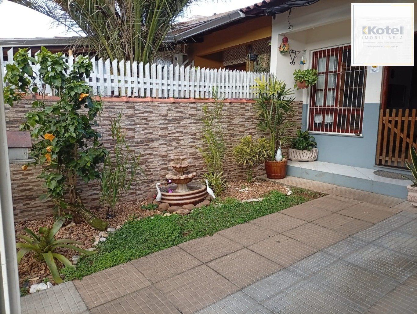 Casa de 2 dormitórios, 1 vaga de garagem, no Bairro Olaria em Canoas