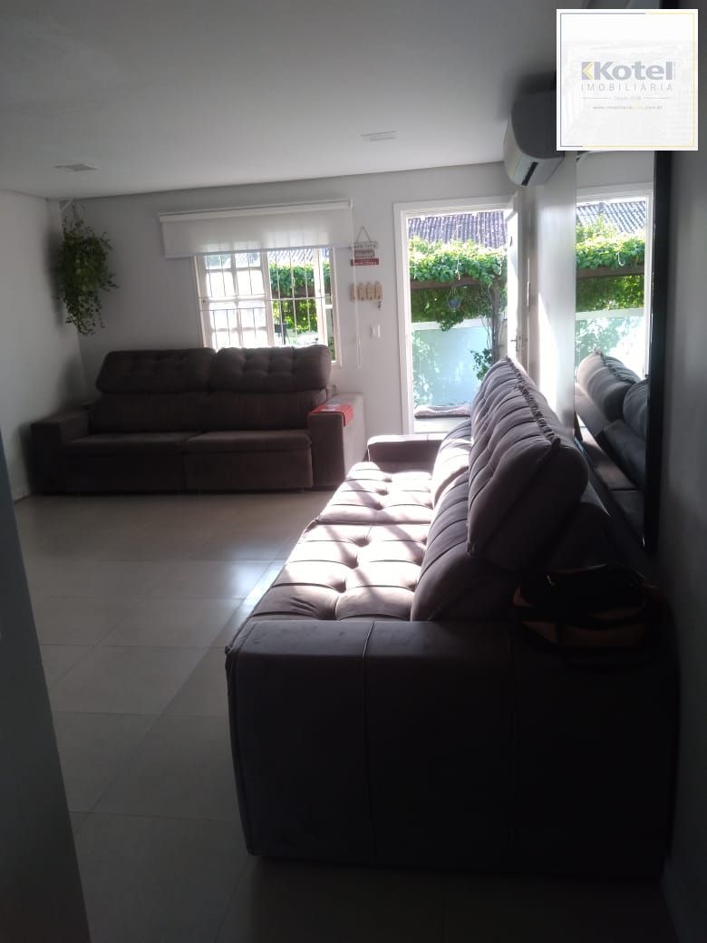 Casa de 3 dormitórios no bairro Porto Verde.