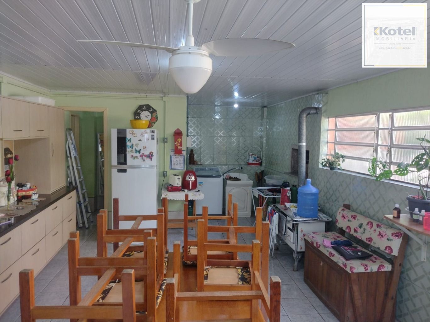 Casa de 3 Quartos e 2 Vagas de garagem em Cachoeirinha.