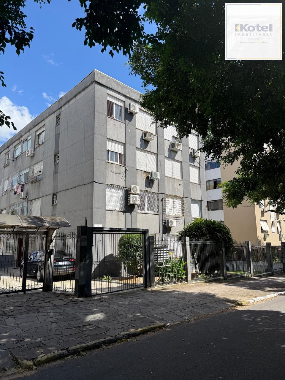 Apartamento 2 Dormitórios Reformado com Vaga na Vila Ipiranga