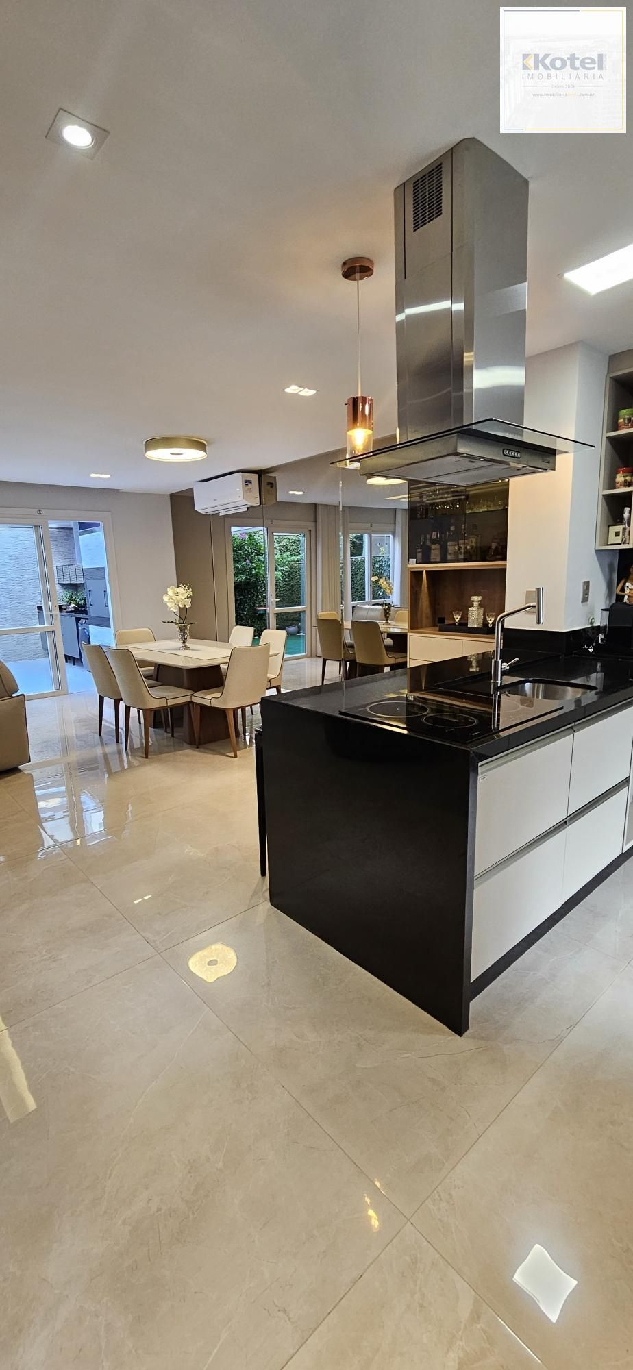 Casa em Condomínio com 3 quartos, 3 suítes, 2 vagas e 195m² no Jardim Carvalho. — foto 5
